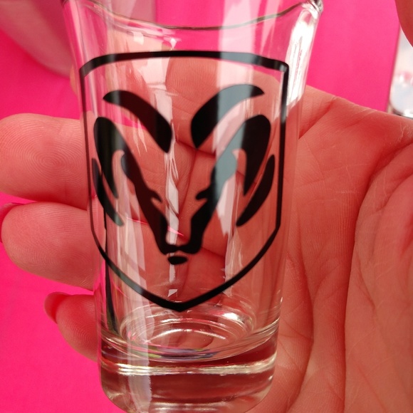 Shot glass - Picture 1 of 1
